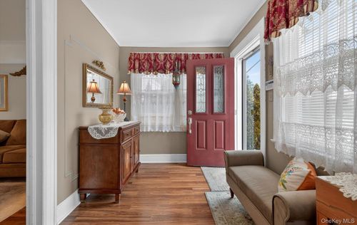 44 Remsen St, Elmont, NY, 11003-1130 | Card Image