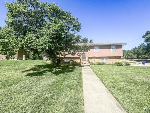 1417 Skyline Dr, Junction City, KS, 66441-4149 | Card Image