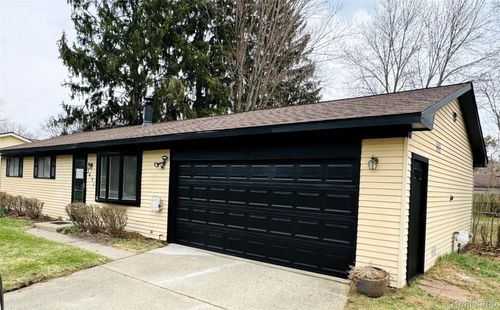 3431 Culbertson Ave, Rochester Hills, MI, 48307-5604 | Card Image