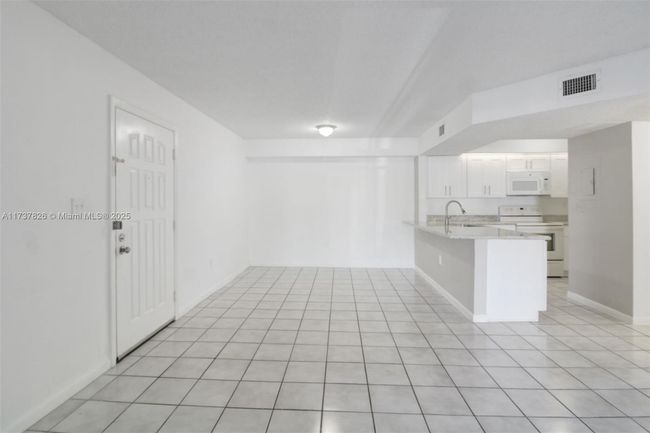 APT-107 - 8680 Sw 212 Th St, Condo with 2 bedrooms, 2 bathrooms and null parking in Cutler Bay FL | Image 5