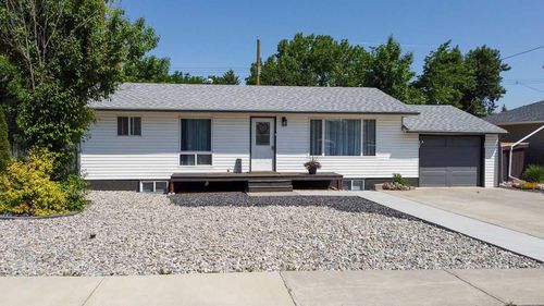 345 17th Street, Fort Macleod, AB, T0L0Z0 | Card Image