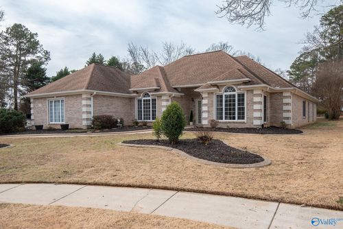 1701 Pinewood Dr Nw, Huntsville, AL, 35806-3428 | Card Image