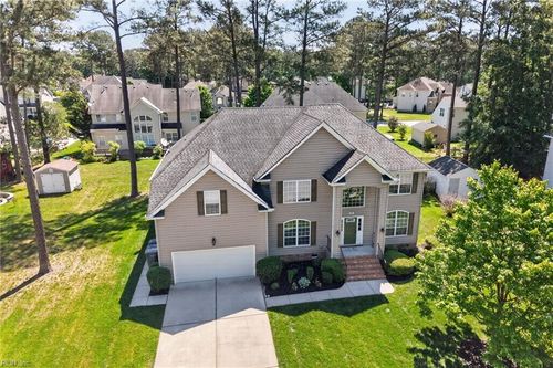 304 Wellington Cir, Smithfield, VA, 23430-6282 | Card Image
