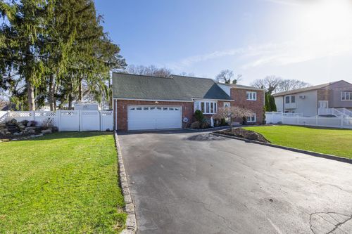 84 Riverside Ave, Mastic Beach, NY, 11951-1109 | Card Image
