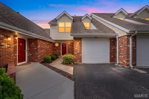 b-352 Windsor Pl, Saint Peters, MO, 63376-1584 | Card Image