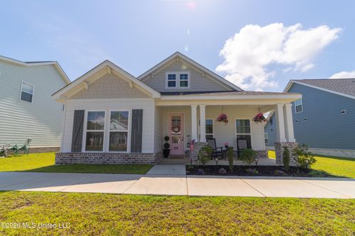 124 Everly Cir, Ocean Springs, MS, 39564-5699 | Card Image