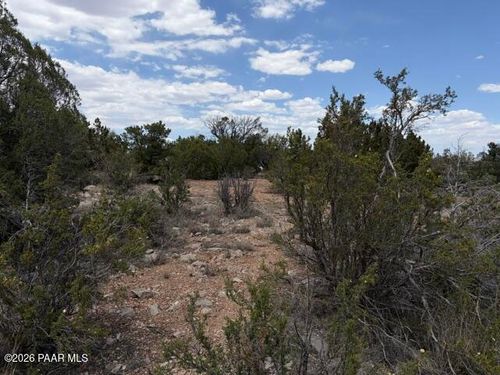 3883 Shadow Mountain Pkwy, Seligman, AZ, 86337 | Card Image