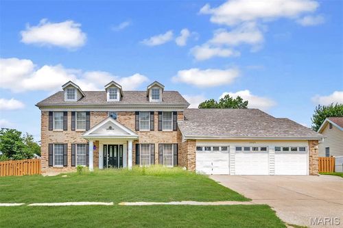 15509 Debridge Way, Florissant, MO, 63034-3454 | Card Image