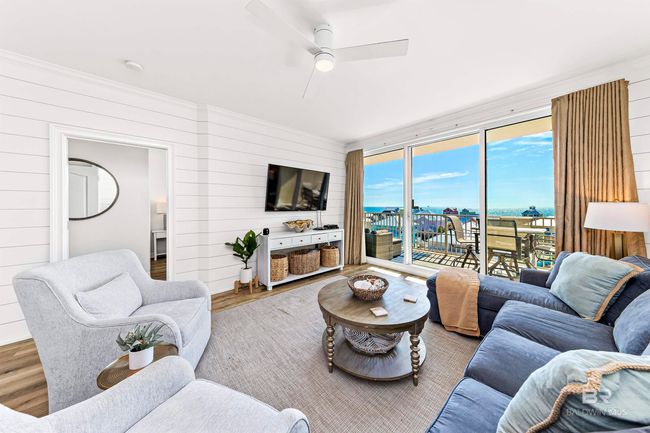 Living Room | Image 11