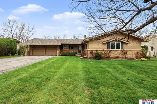12062 Westover Rd, Omaha, NE, 68154-3001 | Card Image
