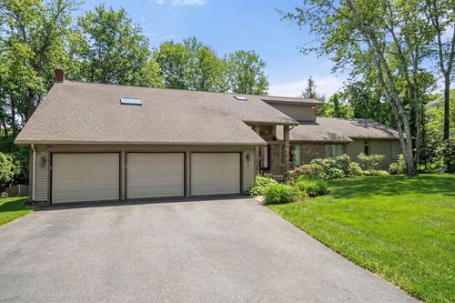 62 Bishop Rd, Sharon, MA, 02067-2424 | Card Image