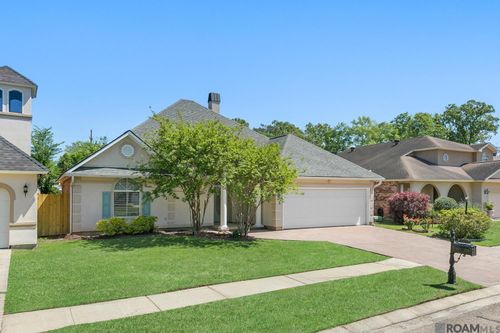 7967 Tara Dr, Denham Springs, LA, 70726-6206 | Card Image