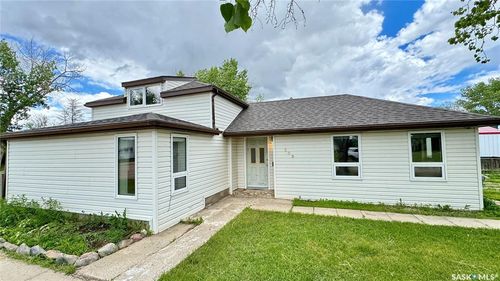 209 1 St E, Dinsmore, SK, S0L1T0 | Card Image