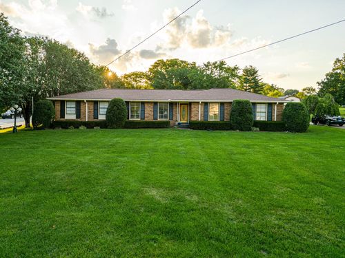 101 Loretta Dr, Goodlettsville, TN, 37072-3545 | Card Image