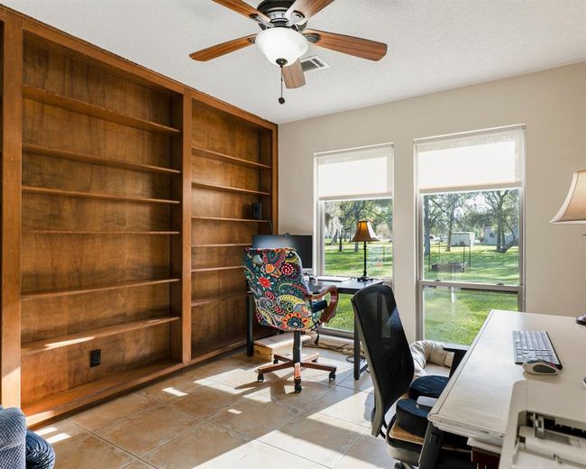 Study/office area | Image 20
