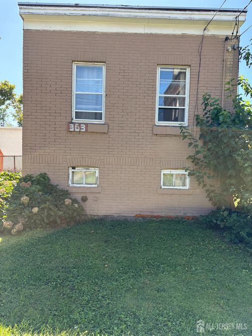 363 Garretson Ave, Perth Amboy, NJ, 08861-2006 | Card Image