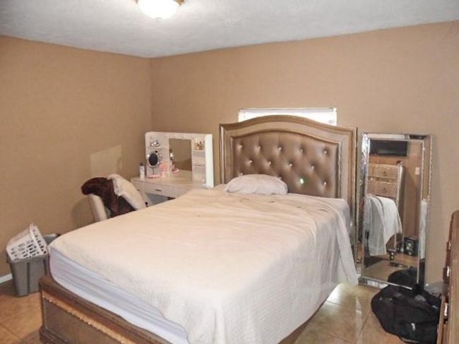 10411 Overview Dr, House other with 3 bedrooms, 2 bathrooms and 2 parking in Sugar Land TX | Image 5