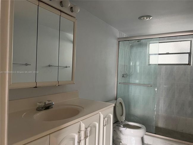 APT-604 - 4000 Ne 170 Th St, Condo with 2 bedrooms, 2 bathrooms and null parking in North Miami Beach FL | Image 22
