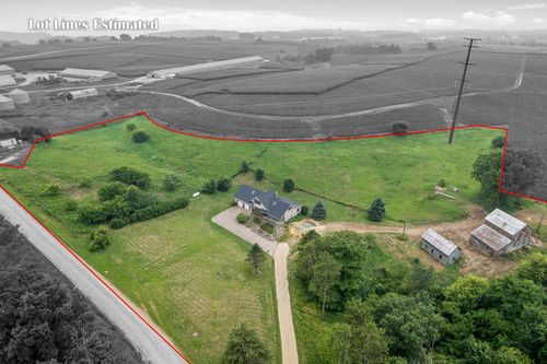 3093 Baertsch Valley Rd, Fountain City, WI, 54629-7413 | Card Image