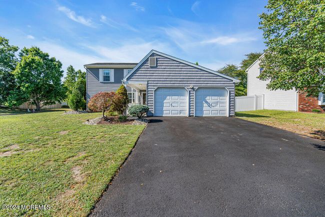39 Honeysuckle Way, House other with 4 bedrooms, 3 bathrooms and null parking in Howell NJ | Image 50