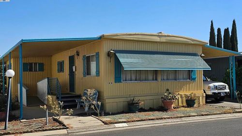 2505 Jackson Ave, Escalon, CA, 95320-2062 | Card Image