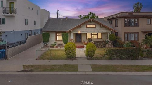 872 W 47th St, Los Angeles, CA, 90037-2910 | Card Image