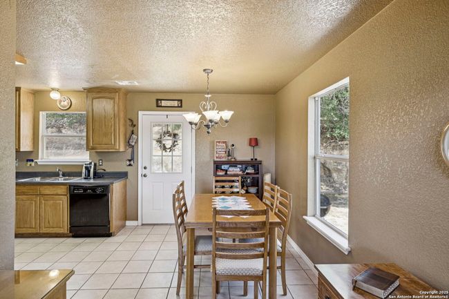5014 Bump Gate Rd, House other with 3 bedrooms, 2 bathrooms and null parking in Pipe Creek TX | Image 11