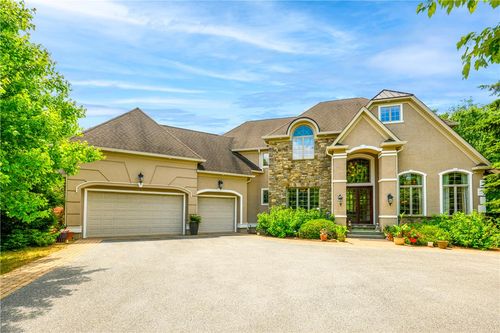 2690 Imperial Crest Ln, HELLERTOWN, PA, 18055-3175 | Card Image