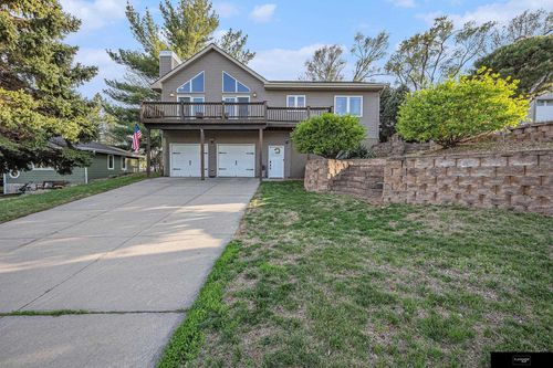 823 Beaver Lake Blvd, Plattsmouth, NE, 68048-4202 | Card Image