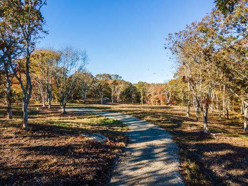 31 Tower Ln, Chilmark, MA, 02535-2109 | Card Image