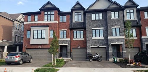 27 Ridgemount St, Kitchener, ON, N2P0J3 | Card Image