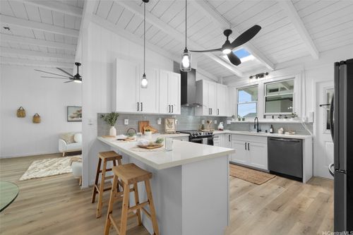 3175 Poelua Pl, Honolulu, HI, 96822-1307 | Card Image