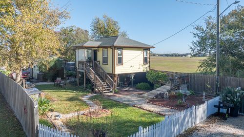 2616 Avenue H, Dickinson, TX, 77539-4840 | Card Image