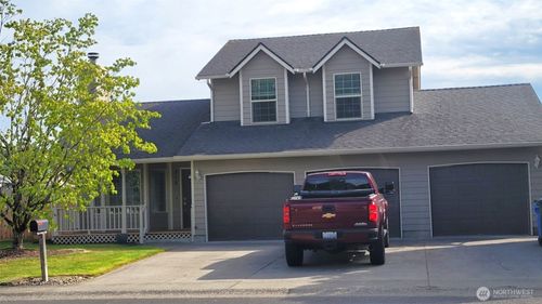 215 Sparks Dr, Kelso, WA, 98626-1843 | Card Image