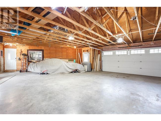 6655 Cosens Bay Rd, House other with 7 bedrooms, 5 bathrooms and 8 parking in Coldstream BC | Image 71