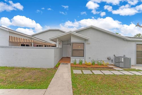 6-45-6445 Sw 152nd Pl, Miami, FL, 33193 | Card Image