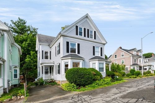 37-37 Thorndike St, Beverly, MA, 01915-5838 | Card Image
