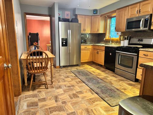 79 Allen Rd, Bow, NH, 03304-5401 | Card Image