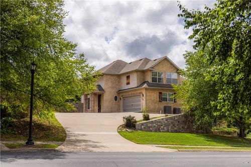 3901 Nw Creekstone Blvd, Bentonville, AR, 72712-8640 | Card Image