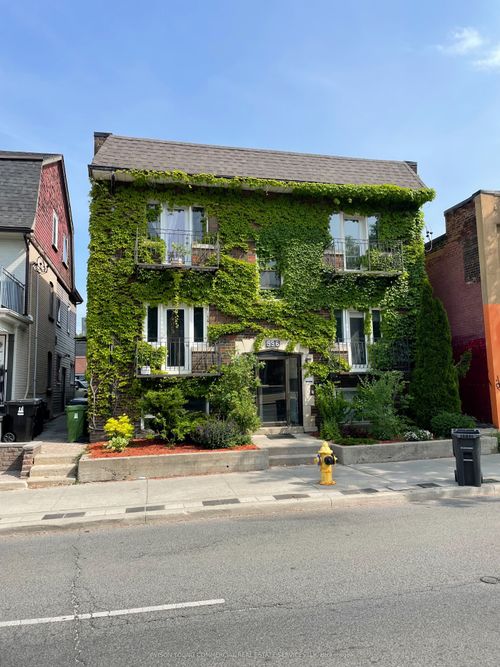 2-596 St Clair Ave W, Toronto, ON, M6C1A6 | Card Image