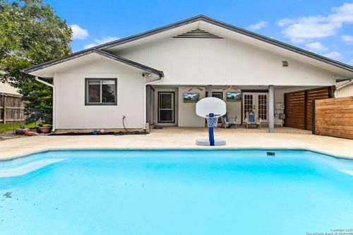 133 Bolerio Dr, Universal City, TX, 78148-3303 | Card Image