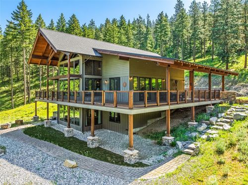 239 Foxridge Ln, Leavenworth, WA, 98826-8825 | Card Image