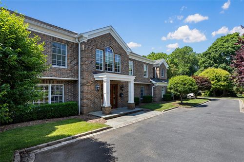 27 Hemlock Rd, Manhasset, NY, 11030-1211 | Card Image