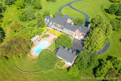 560 Saddlebrook, Ada, MI, 49301-9505 | Card Image