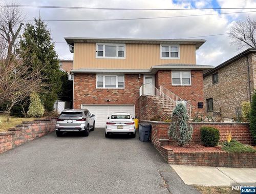 452 7th St, Palisades Park, NJ, 07650-2304 | Card Image