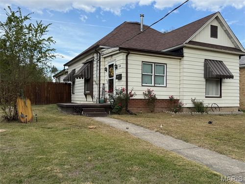 518 E Keyes St, Du Quoin, IL, 62832-2118 | Card Image