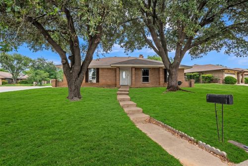 6801 Penhurst Dr, Fort Worth, TX, 76133-6422 | Card Image