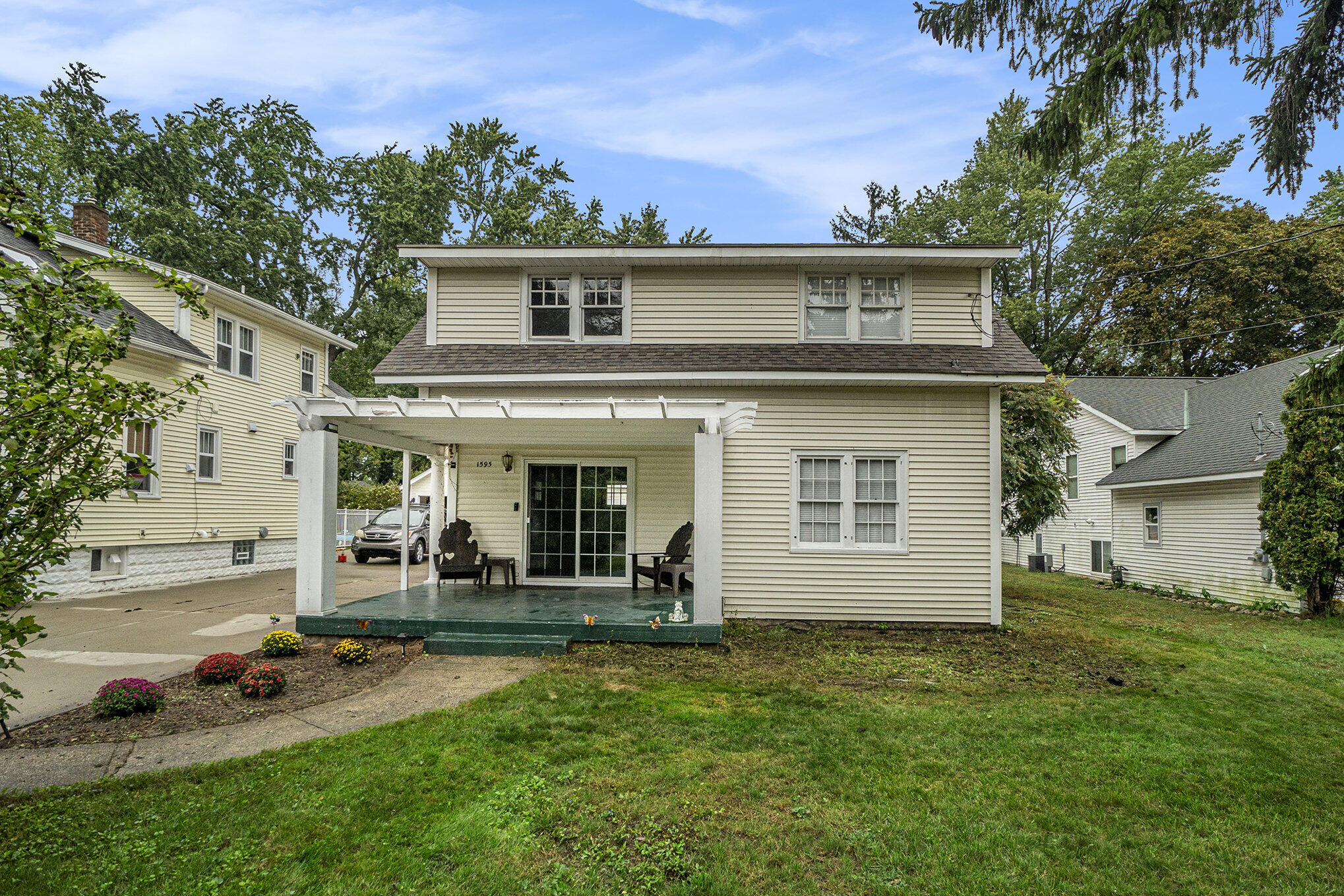 Jerome St, Holland, MI 49423