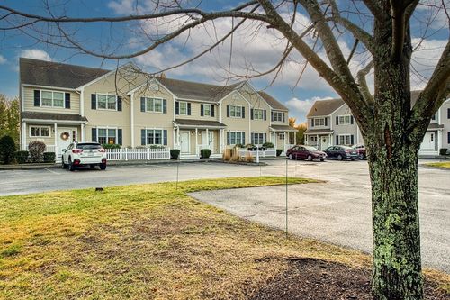 31-31 Freedom Cir, Pembroke, MA, 02359 | Card Image