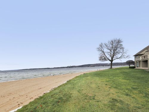 apt-36-500 Front St, Boyne City, MI, 49712-1664 | Card Image